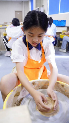 园里湖居开展儿童陶艺DIY活动