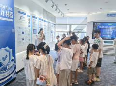 园里湖居开展反诈宣传活动