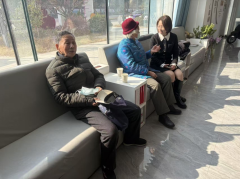 紫薇社区 暖冬行动一一慰问老人、点亮独居老人的冬日生活