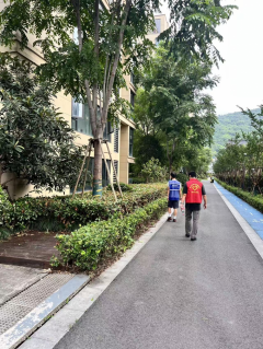 杨汛桥紫薇社区夏季小区环境整治志愿服务活动