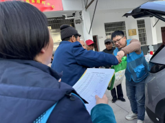 开展“暖护身心，入户伴行”困难服务活动