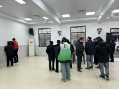 为老年人免费拍照