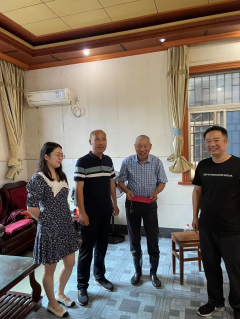 上孙居慰问困难老年人志愿服务活动