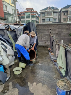 上孙居开展翻缸倒盆志愿服务活动