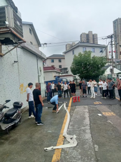 河西岸居开展使用灭火器志愿服务活动