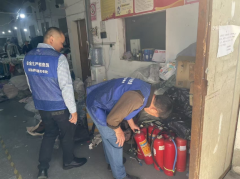 河西岸居开展检查灭火器志愿活动