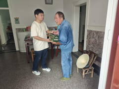 河西岸开展暖心慰问活动
