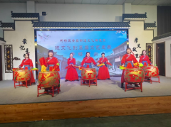 白洋居送文化到基层走亲演出