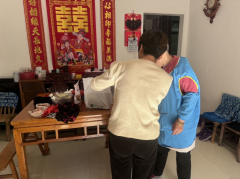 合心村开展关爱高龄老人生日慰问活动