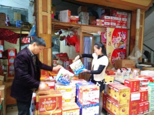 柯桥街道上谢桥社区五一节前食品安全大检查志愿者活动