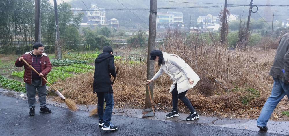 环保岔路口，绿色在行动