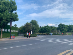 “文明劝导”志愿活动-职教中心路口红绿灯
