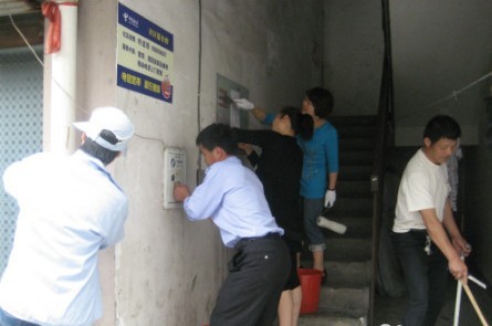 湖滨社区“争做幸福水乡文明人”城区环境卫生整治志愿服务行动